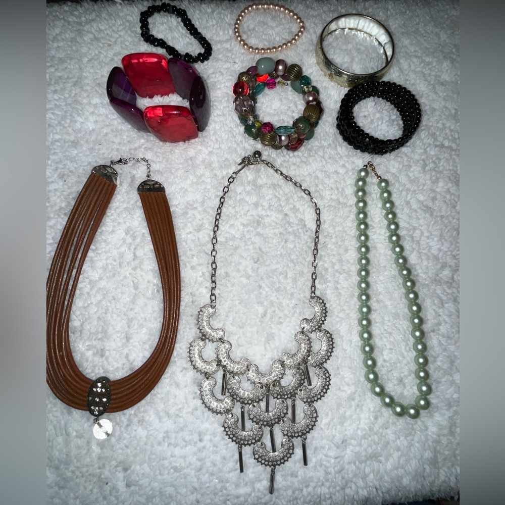 Bundle: Assorted Vintage Bracelets & Necklaces In… - image 1